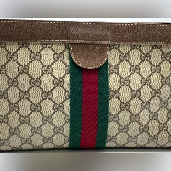 Authentic Vintage Gucci Clutch. Fair condition - Picture 9 of 11